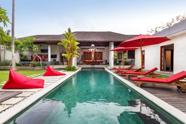 Bali: Should You Stay in a Villa or Resort?