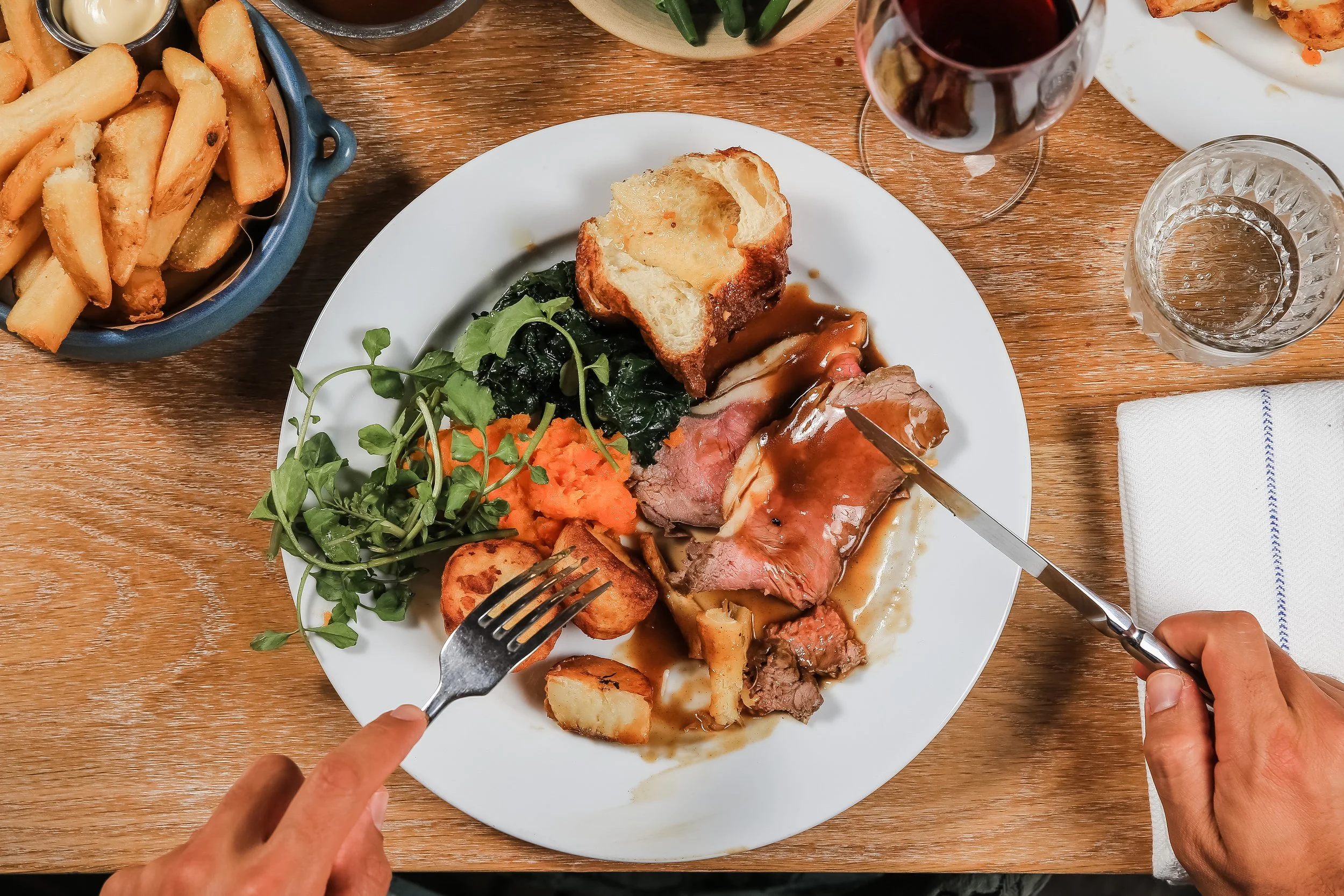 Charing Cross Hotel Sunday roast in Waverley