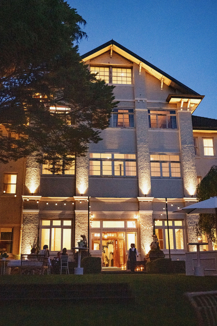 Restaurant dining at The Robertson Hotel